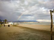 Torre del Mar meri ranta ja sateenkaari 